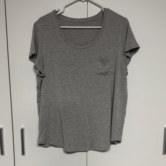 Kindred Bravely Everyday Maternity & Nursing Short Sleeve T-shirt - Picture 1 of 6
